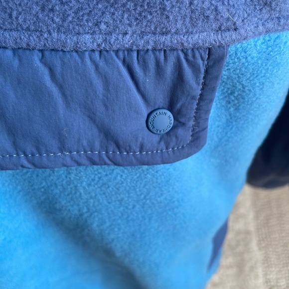 Mountain Hardwear Unclassic 1/2 Zip Pullover Fleece Hoodie - Picture 4 of 8